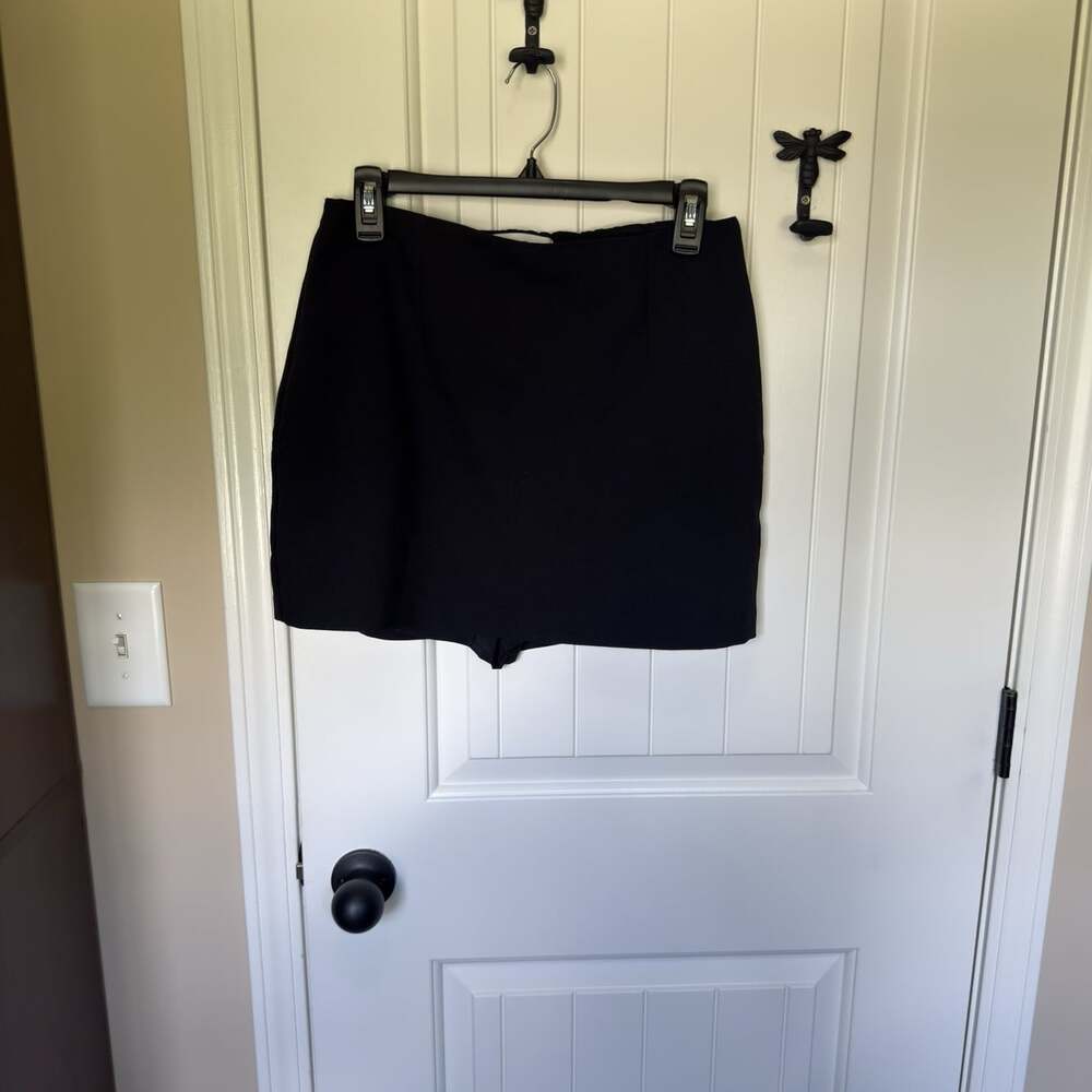Abercrombie & Fitch Women’s Scarlett Mini Skort Black Size Medium - Picture 2 of 6
